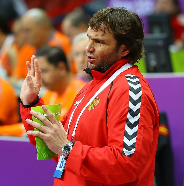 Олег Кулешов: "Как-то поспорили с Гисласоном на ящик шампанского, что выиграем бундеслигу", изображение №5