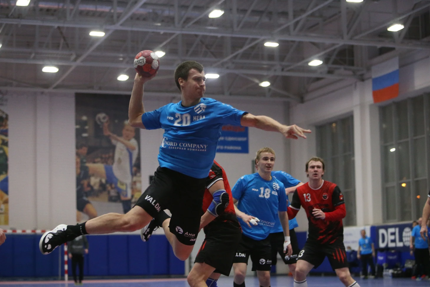 Чемпионат России. "Виктор" проявляет волю, пермяки выгрызают два очка у "Невы", а ЦСКА уже в плей-офф, изображение №5