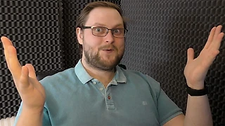Что мы знаем о Куплинове – виртуозно играет на гитаре, имеет техническое образование