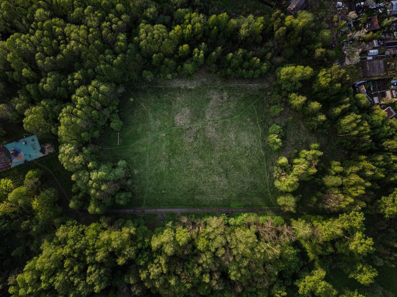 В 1887 году в России впервые сыграли в футбол. Вот так сейчас выглядит поле, на котором это произошло