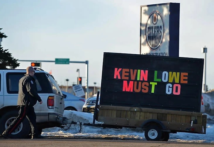 Протест против Лоу