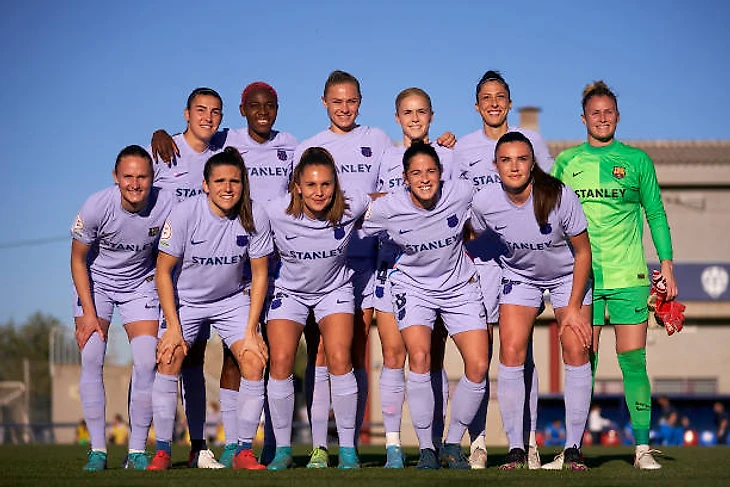 Players of FC Barcelona women line up for a team photo prior to the Primera Iberdrola league match between Levante UD women vs FC Barcelona women at...