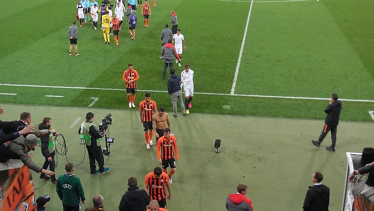 в раздевалку