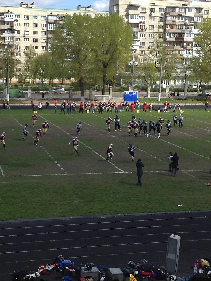 В деле легионера команды Патриотов раннингбек Делил Бартли номер 27