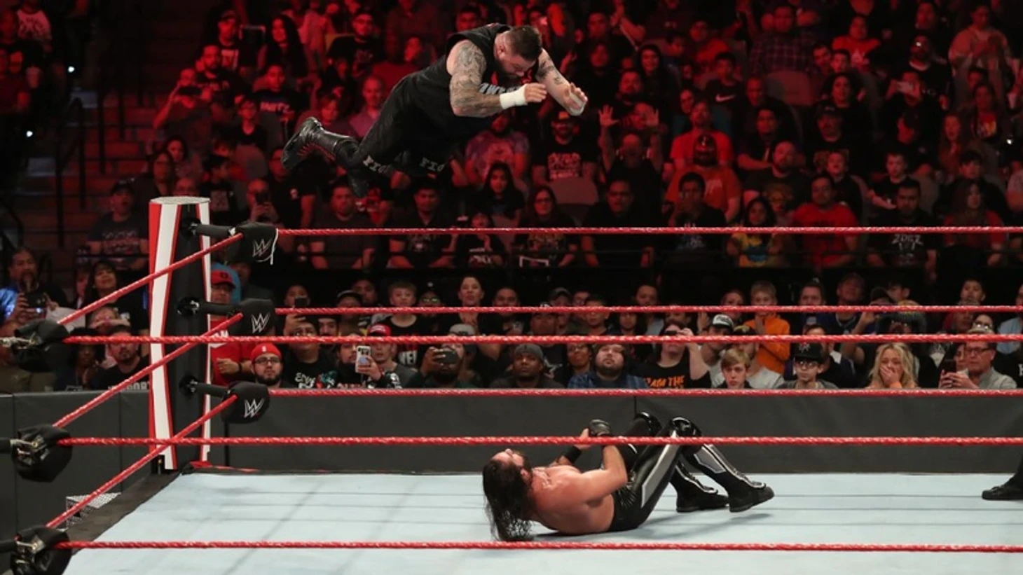 Обзор Monday Night RAW 28.01.2020, изображение №8