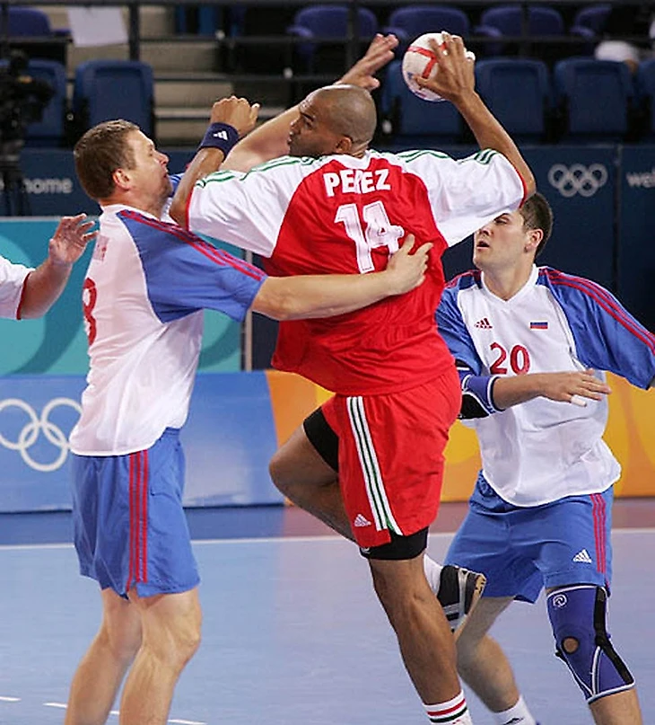 Олимпийский траверс. Афины-2004. Алексей Растворцев: "Кто ж думал, что та медаль станет последней?", изображение №3