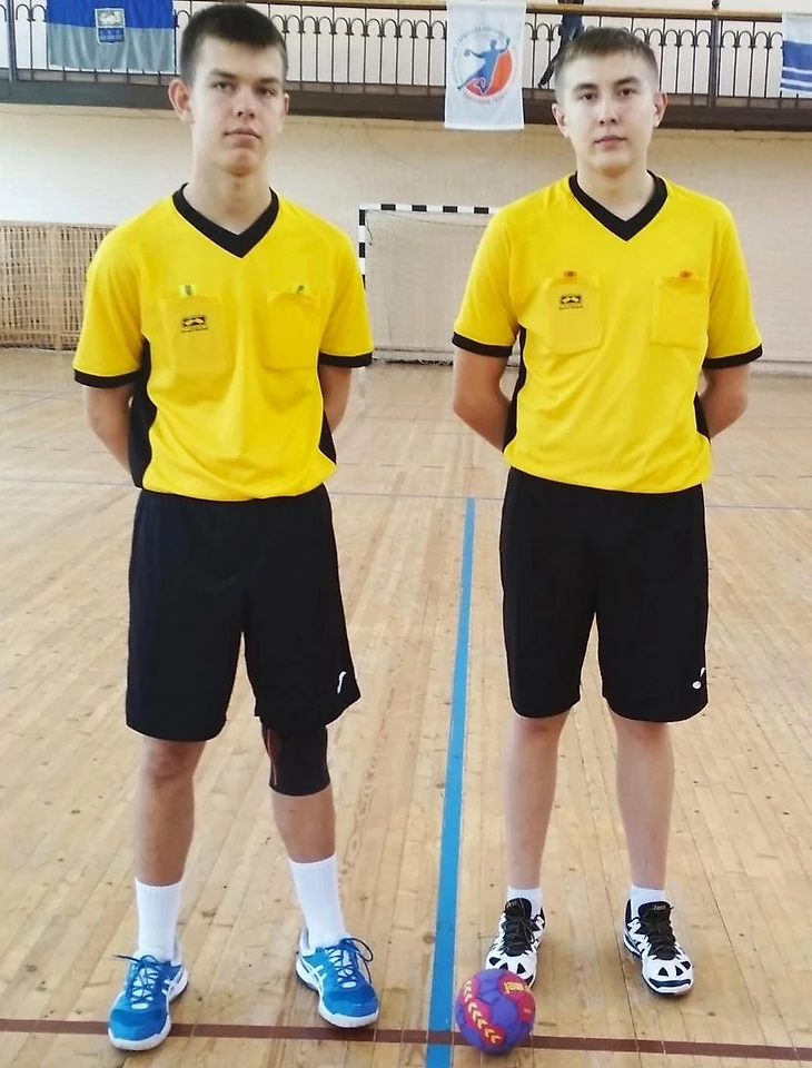 "Все думали: приедут молодые и натворят дел. Но мы смогли". В Суперлиге дебютировали 19-летние арбитры, изображение №5