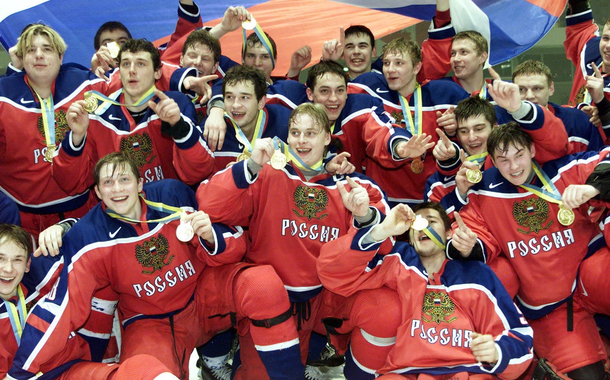 Команда назад. Андрей Медведев вратарь МЧМ. Молодежный Чемпионат мира по хоккею 2002. Молодежная сборная России по хоккею 2002. МЧМ 2002 Россия финал.