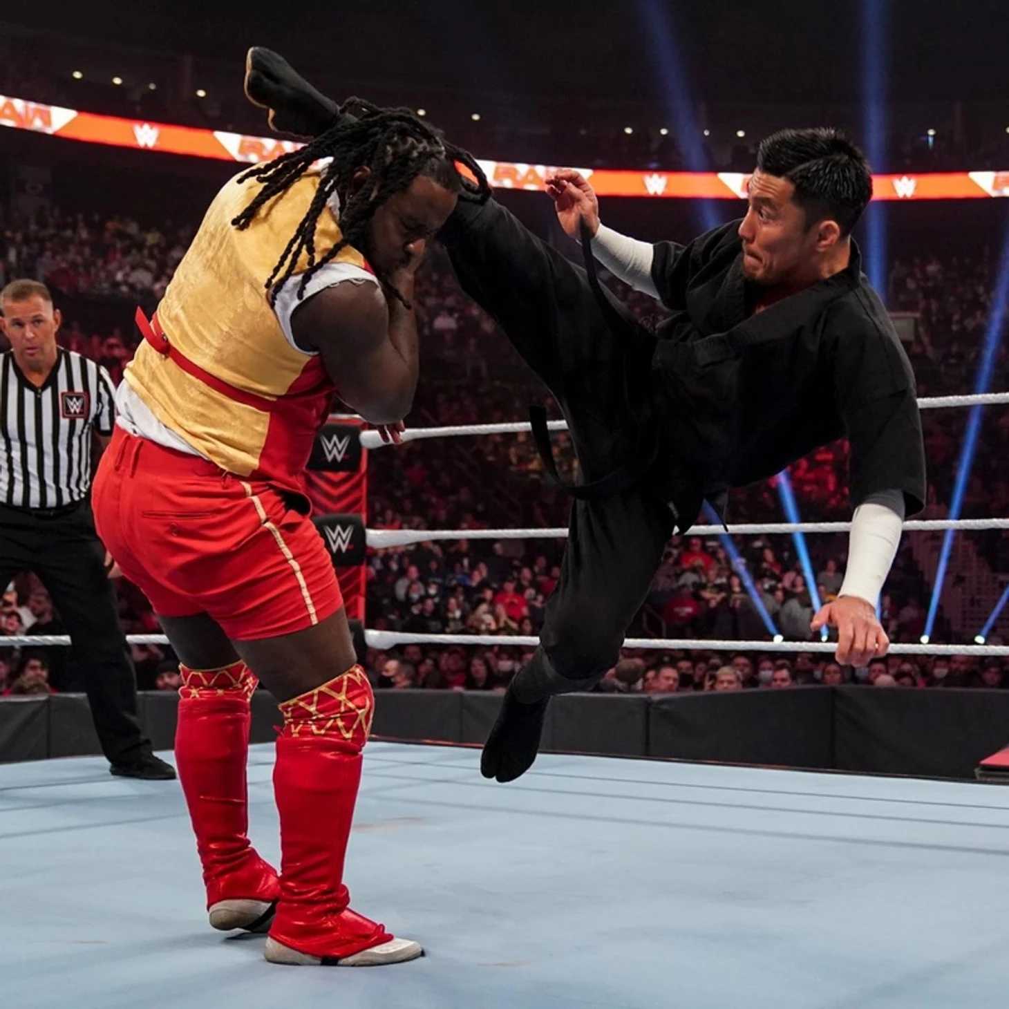 Обзор WWE Monday Night RAW 28.02.2022, изображение №12