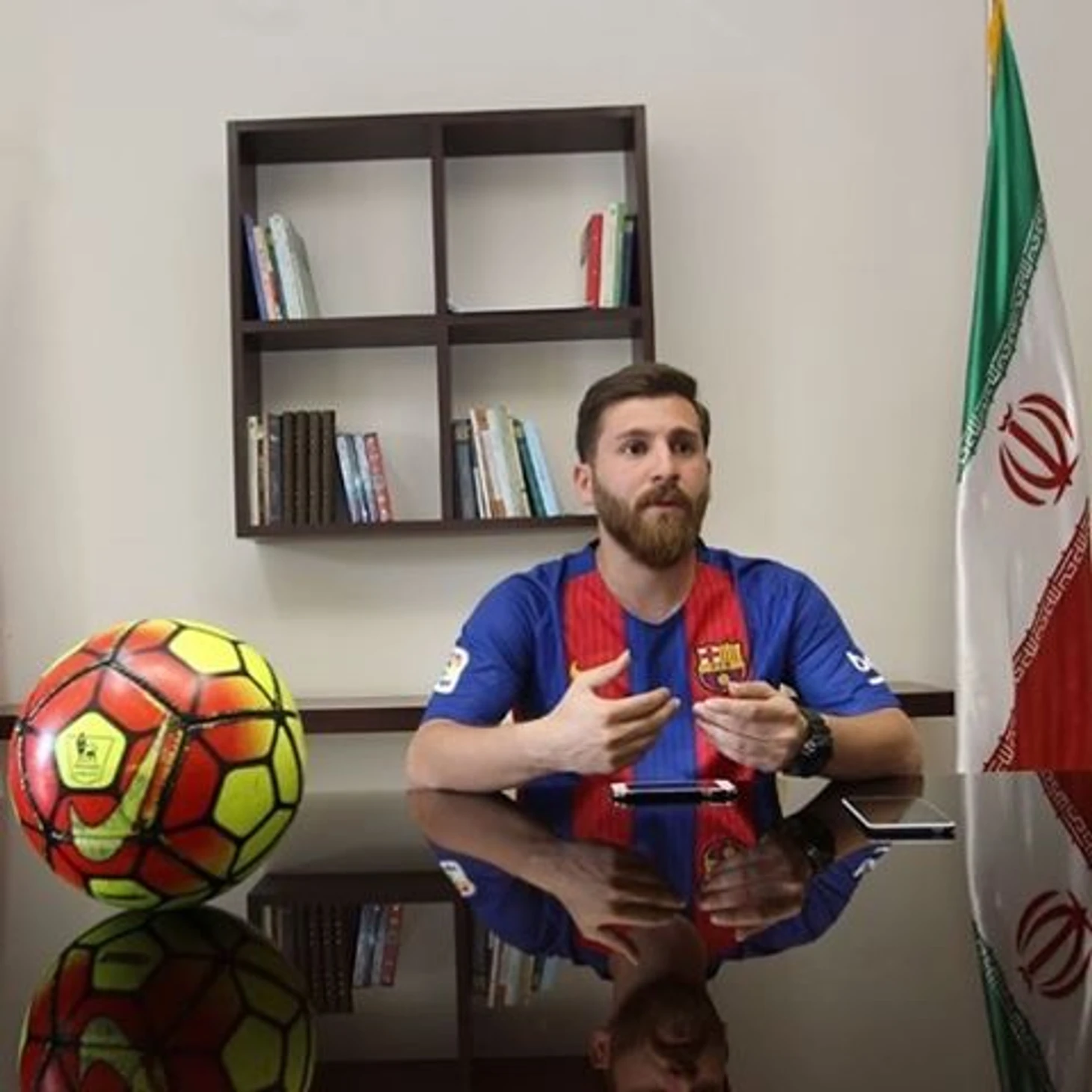https://photobooth.cdn.sports.ru/preset/post/3/2f/8f047e9b242518b85cf638c2a9371.png