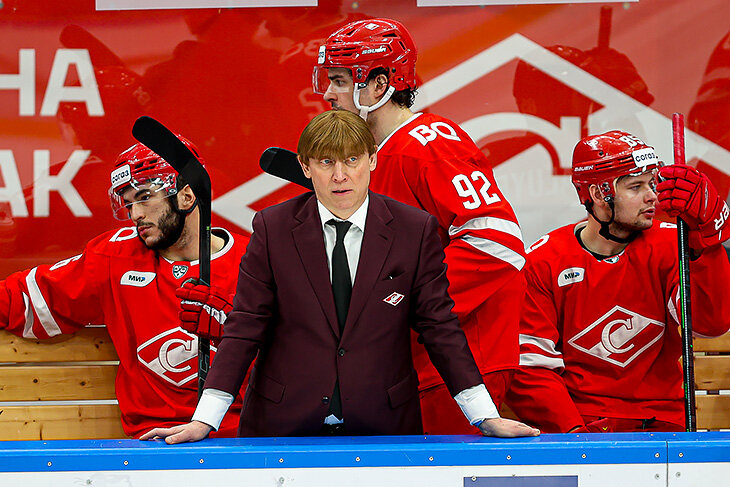 «Спартак» сменил тренера за несколько матчей до плей-офф. Один раз это уже сработало