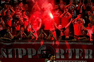 «Спартаку» грозят пустые трибуны! После дерби толпа избила болельщика ЦСКА прямо на территории «Лукойл Арены»