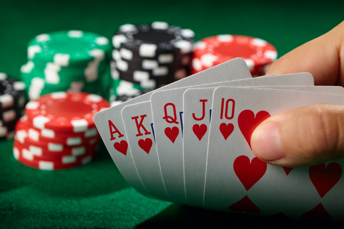 Правила игры в покер: как играть в техасский холдем и его комбинации для новичков
