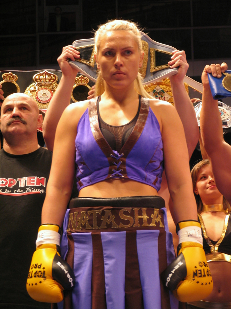 Наталья Рогозина – голая чемпионка по боксу