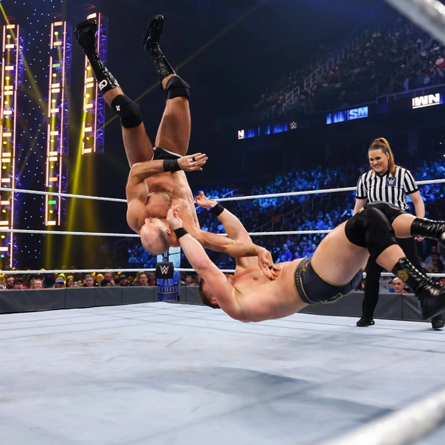 Обзор WWE Friday Night SmackDown 26.11.2021, изображение №4