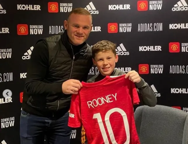 11-летний сын Уэйна Руни подписал контракт с Манчестер Юнайтед