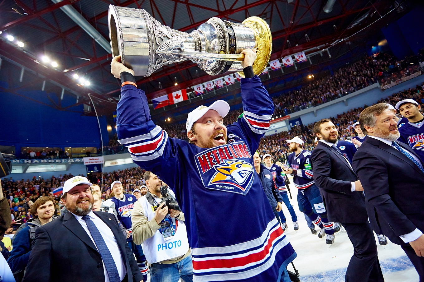 Какая команда лучшая в истории КХЛ?