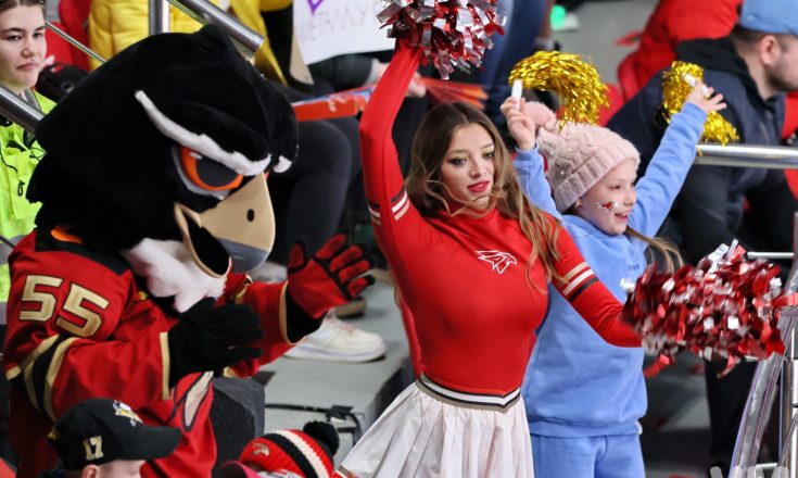 «Авангард» выдал чемпионский хоккей и перевел серию в седьмой матч. У них с «Магниткой» – любовь