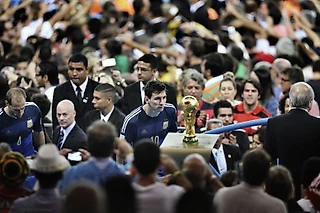 Сказ про то как Лионель Месси за Кубком Чемпионата мира ходил
