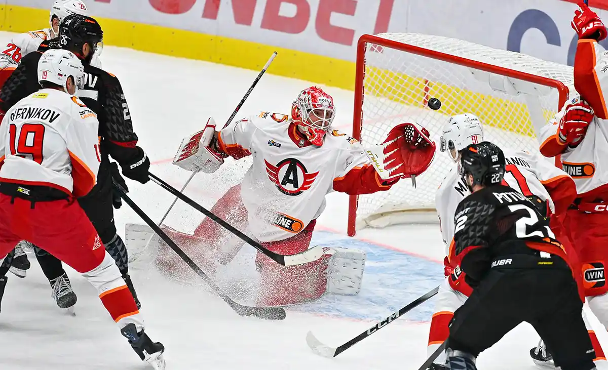 Фотография поста в ленте КХЛ: шансы «Авангарда» и «Автомобилиста» на победу в матче регулярного чемпионата