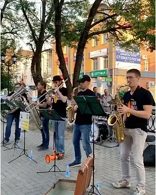 В Твери футболисты выйдут на поле под живую музыку