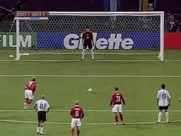 ЧМ-2002. Бекхэм забивает Аргентине