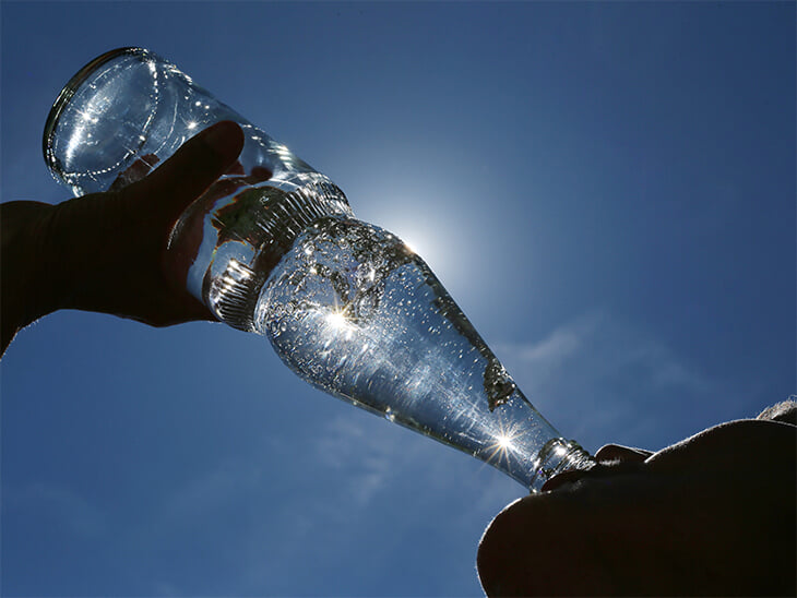 Знаете ли вы, что будет, если выпить слишком много воды?