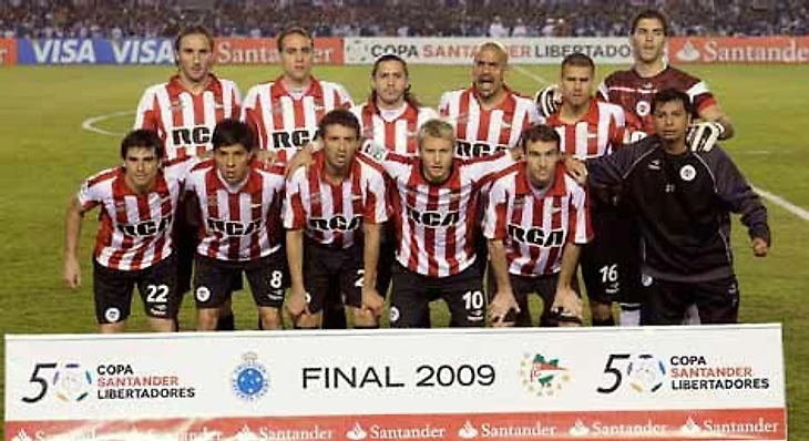Возвращение «Эстудиантес Де Ла-Плата» на пьедестал, 2009 год