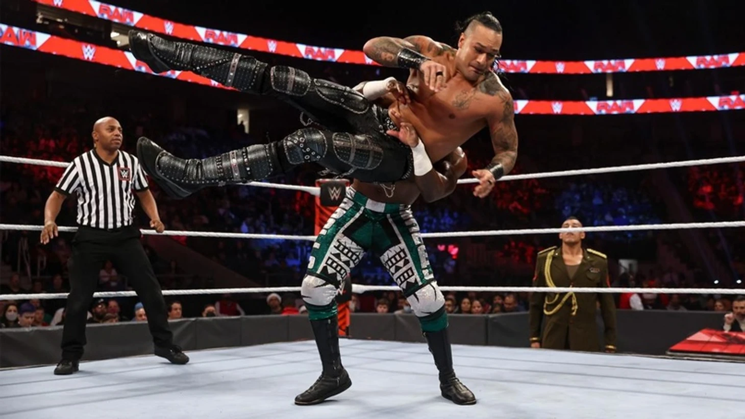 Обзор WWE Monday Night RAW 29.11.2021, изображение №10