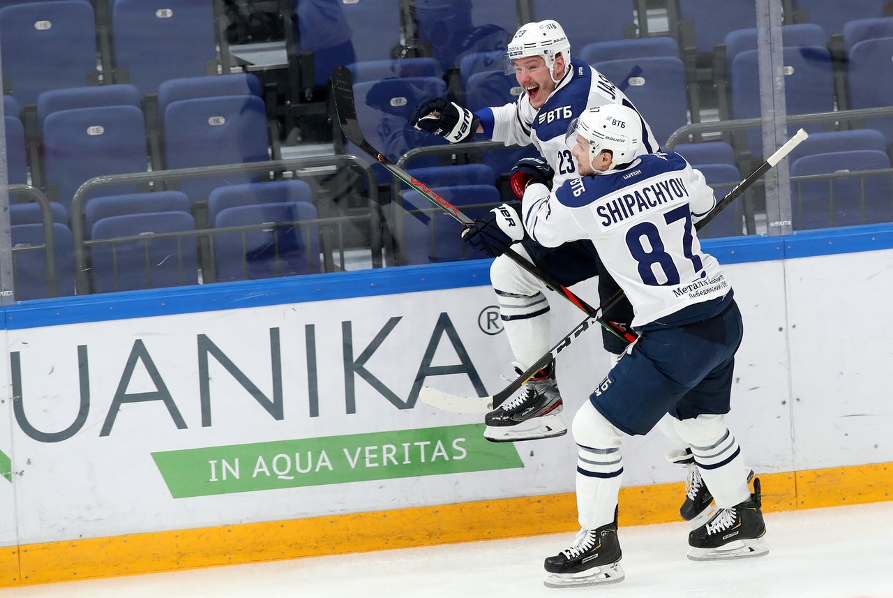 Хоккей в формате постапокалипсиса. Мы сходили на первый матч Кубка Гагарина без зрителей