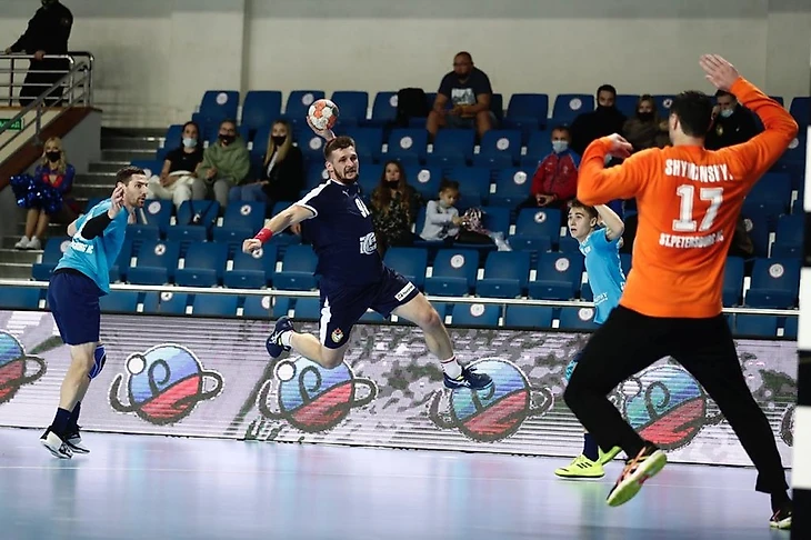 Чемпионат России. Саратовские курсы реабилитации. "Нева" без поражений, а у ЦСКА — второе кряду, изображение №1