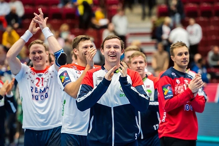 ЧЕ-2020. Каждому по подарку. Единственный день, когда всерьез не расстроен никто, изображение №1