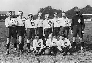 Сто лет назад сборная Польши по футболу провела свой первый матч. В 1941-м ее бывшую звезду застрелил пьяный гестаповец
