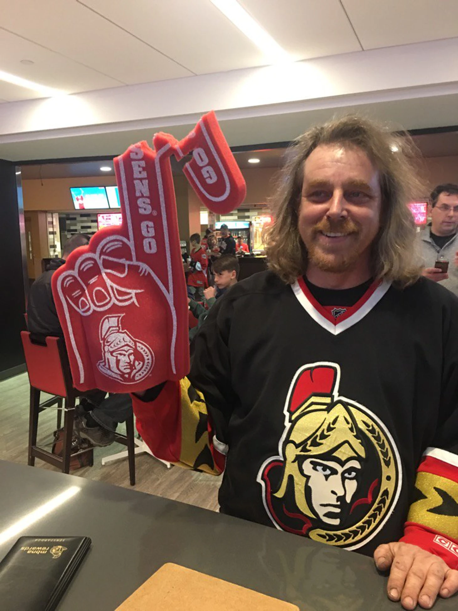 Methot foam finger
