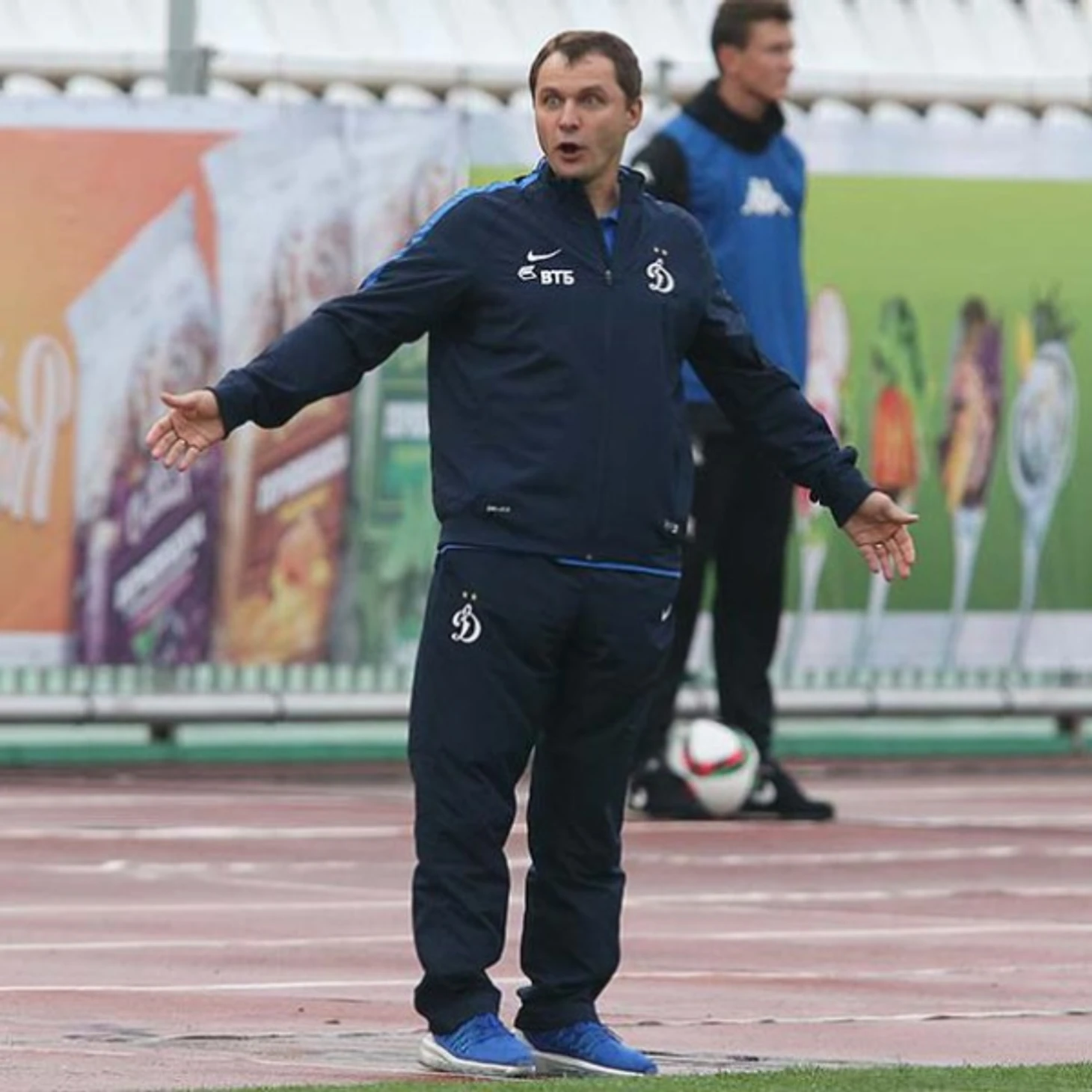 https://photobooth.cdn.sports.ru/preset/post/3/9c/7dc53c98a4a82bc6ad4162c68ecea.png