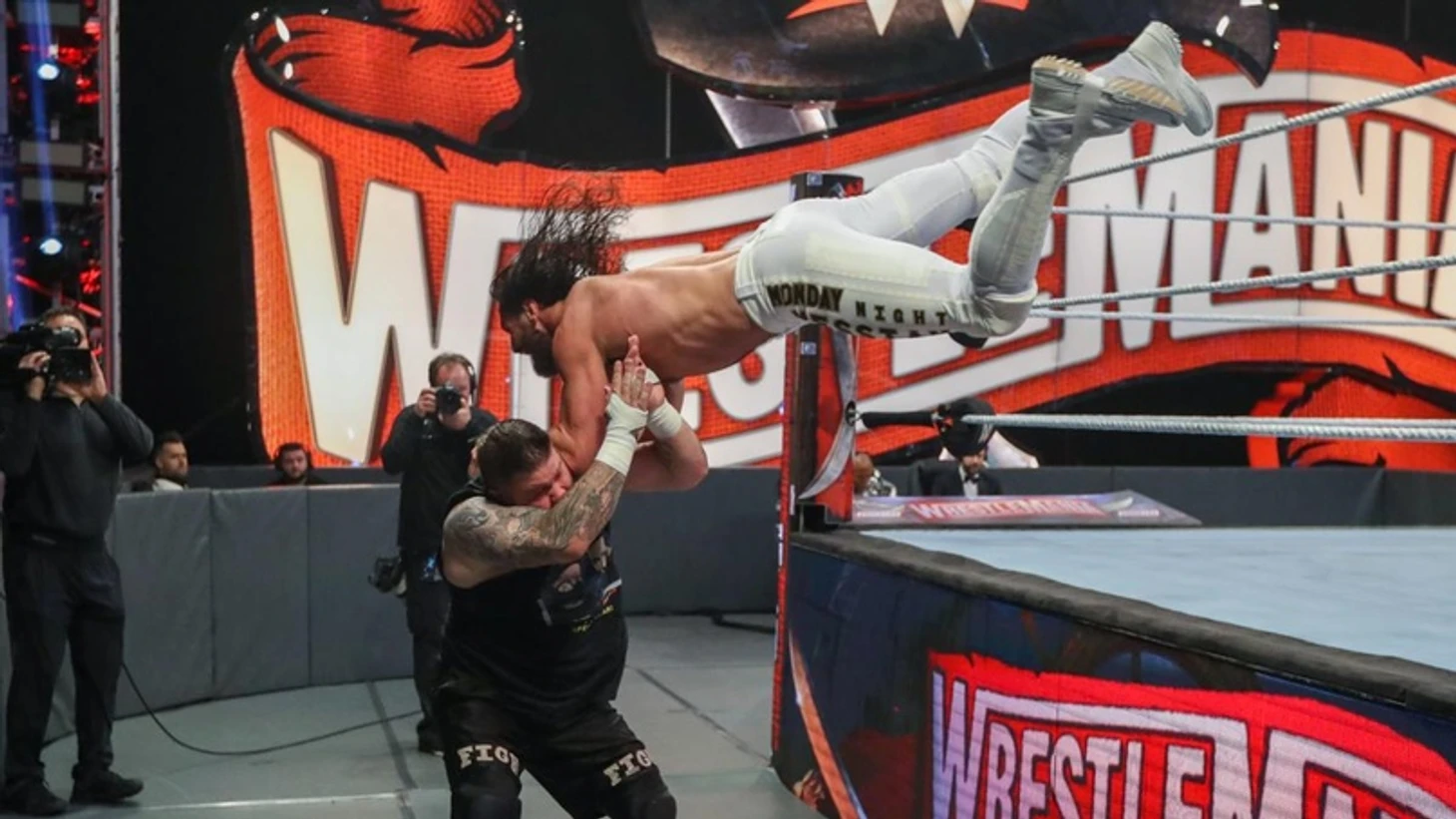 Обзор 1-го дня WWE WrestleMania 36 2020., изображение №22