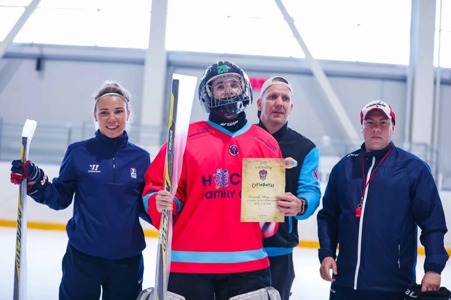 Hockey Family Camp: хоккей для всех и клюшки в подарок, изображение №2