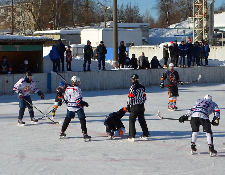 Хоккей Ивот