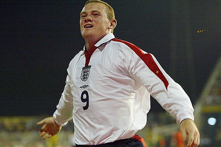 Уже в сентябре 2003-го Уэйн забил первый мяч в составе англичан - пострадала сборная Македонии в отборе к Евро-2004