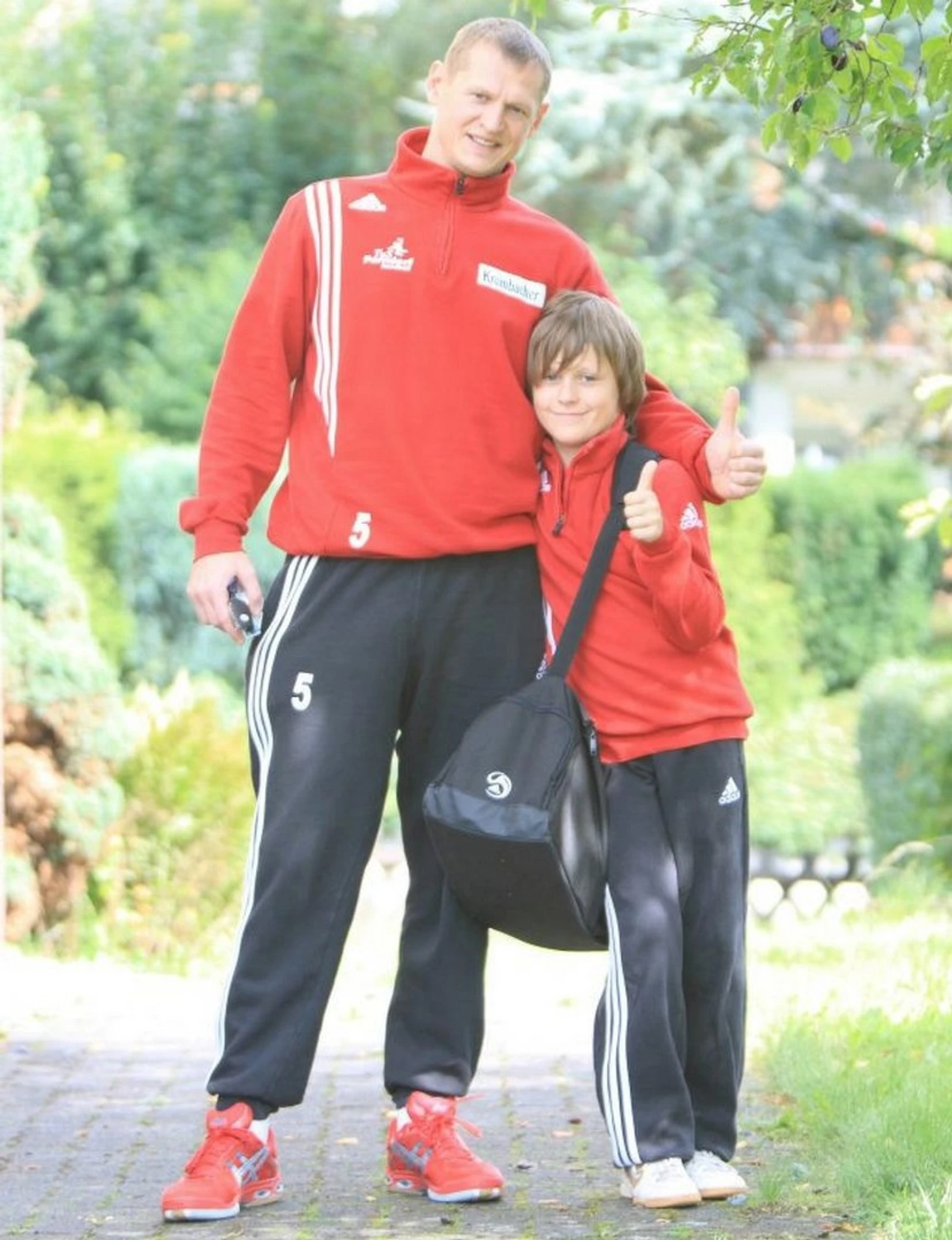 За основу "Берлина" дебютировал белорус: 19 лет, играет в немецкой "молодежке", отец — гандболист, изображение №10