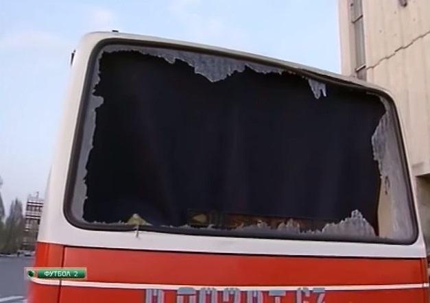 В 1996-м губернатор Самары кричал «Позор» футболистам «Спартака», а болельщики «Крыльев» побили стекла в автобусе гостей