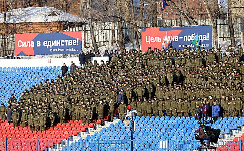 Главные кадры 23-го тура. Поддержка тура, «Рубин» довел ребенка до слез, выборы на трибунах