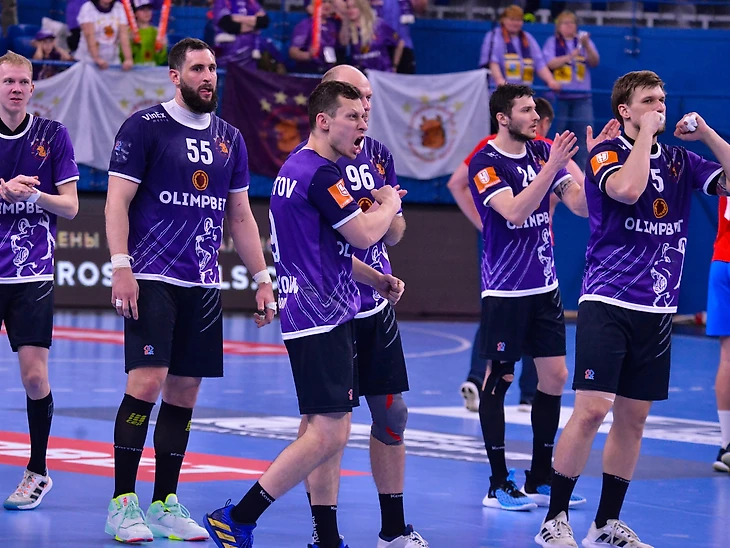 Кирилл Котов: "Не бросал первый 7-метровый, раз уж сам его заработал. А потом не стали менять руку…", изображение №4