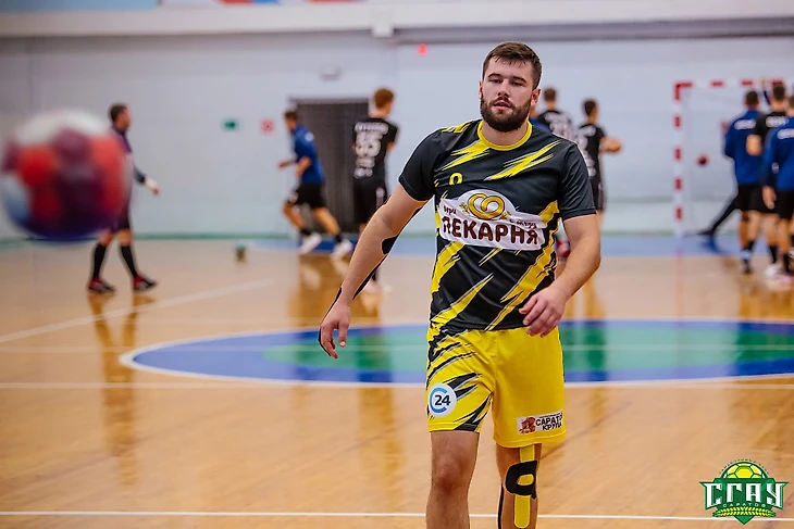 Olimpbet Суперлига. Артём Пономарёв: "Болел, неделю не тренировался — а потом забросил 10 мячей!", изображение №3