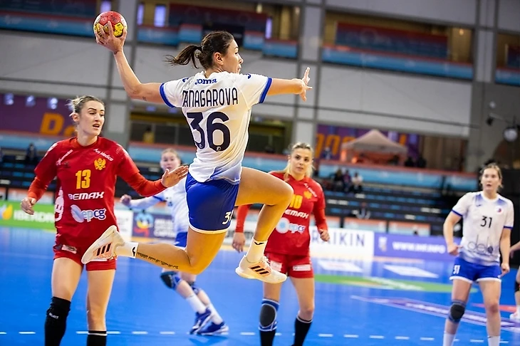 "Представьте, как она росла в окружении четырех братьев". Юлия Манагарова в рассказах близких, изображение №7