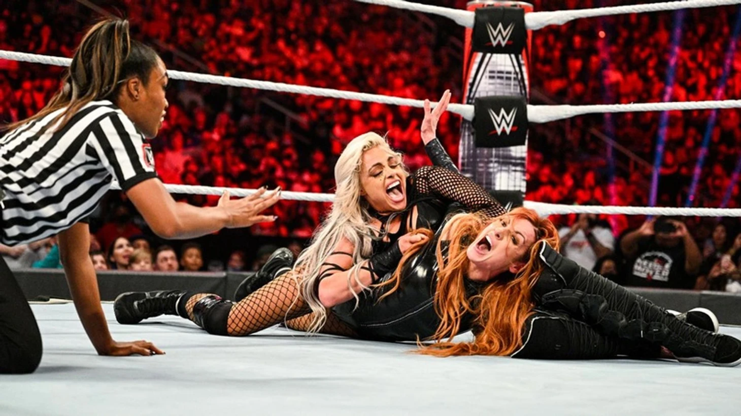 Обзор WWE Day 1, изображение №17