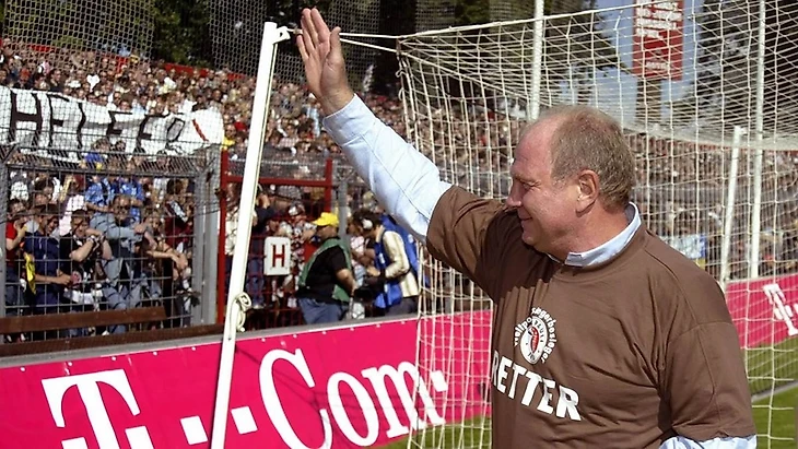 Ули Хенесс на благотворительном матче