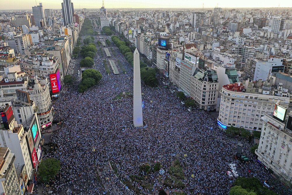 Буэнос-Айрес после выхода сборной Аргентины в финал ЧМ-2022 – как праздновали фанаты, фото на Sports.ru