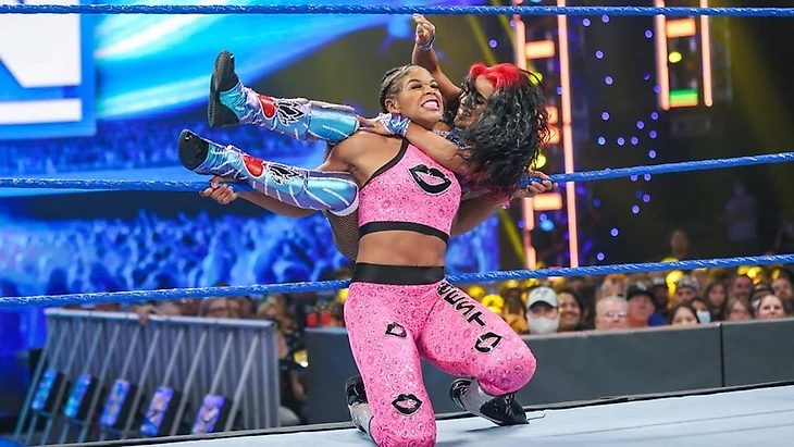 Обзор WWE Friday Night Smackdown 06.08.2021, изображение №17