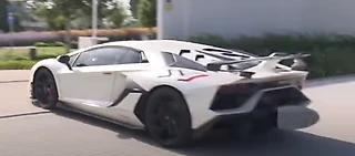 Азар прибыл на тренировку «Реала» на новеньком Lamborghini
